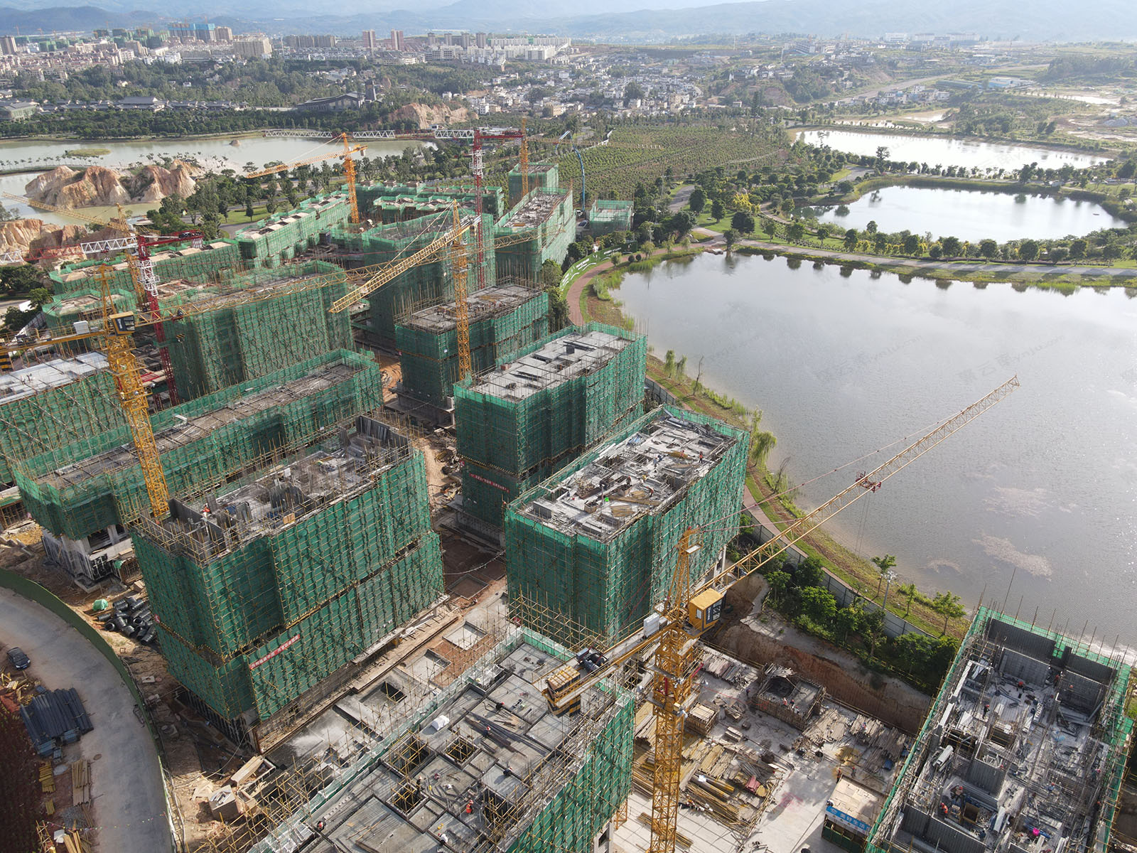 红河州建水县吉成·雲栖湖·中央公园二期楼盘相册 聚云南房产网红河